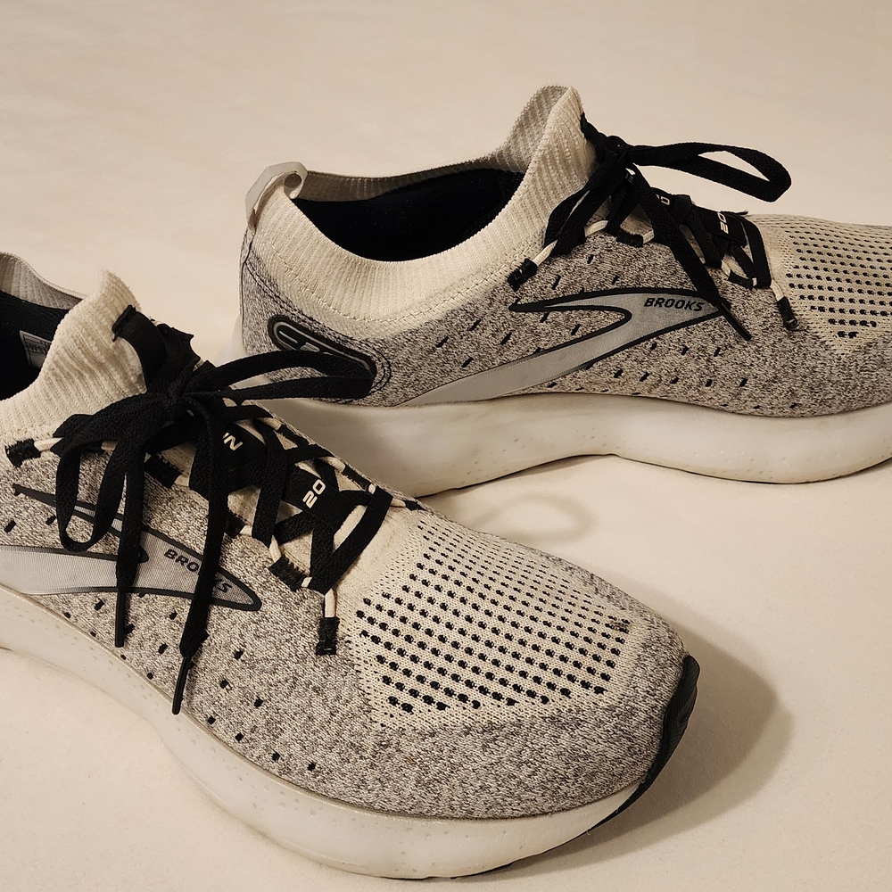 Brooks Men's Gray Running Shoes